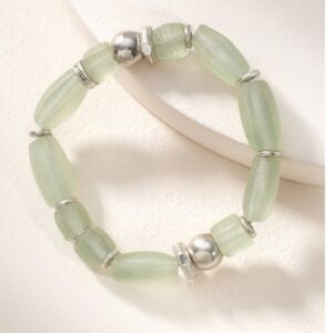 Stella & Dot stretch bracelet sea glass green